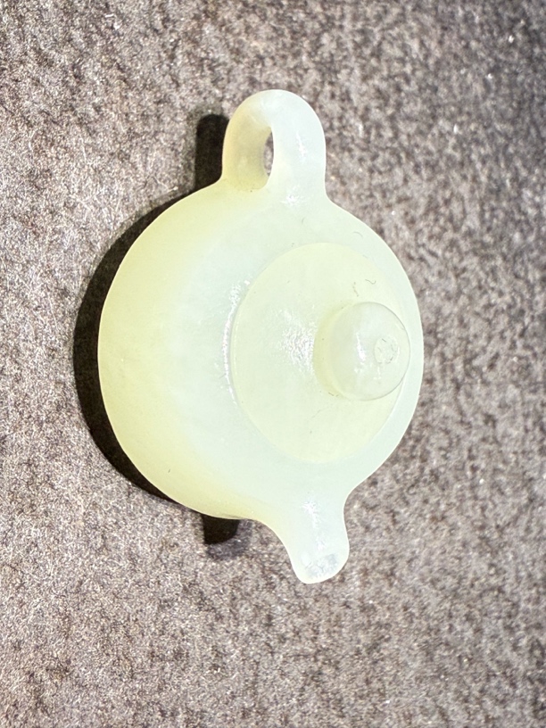 精美白润一把胡玉壶