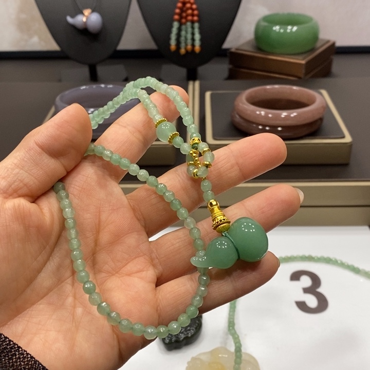 东陵石手镯未镶嵌