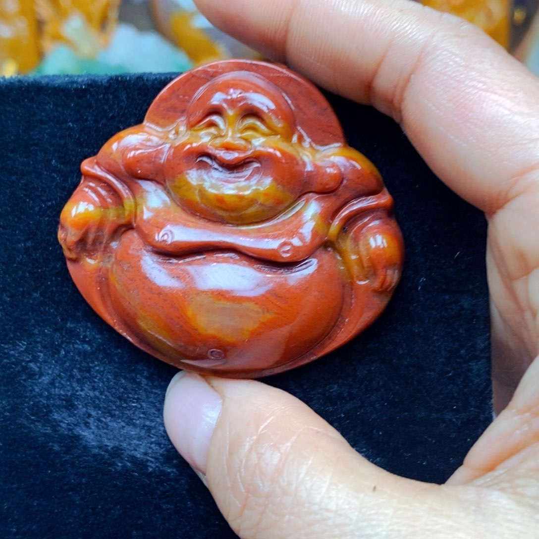 未镶嵌石英质玉（黄龙玉）颈饰