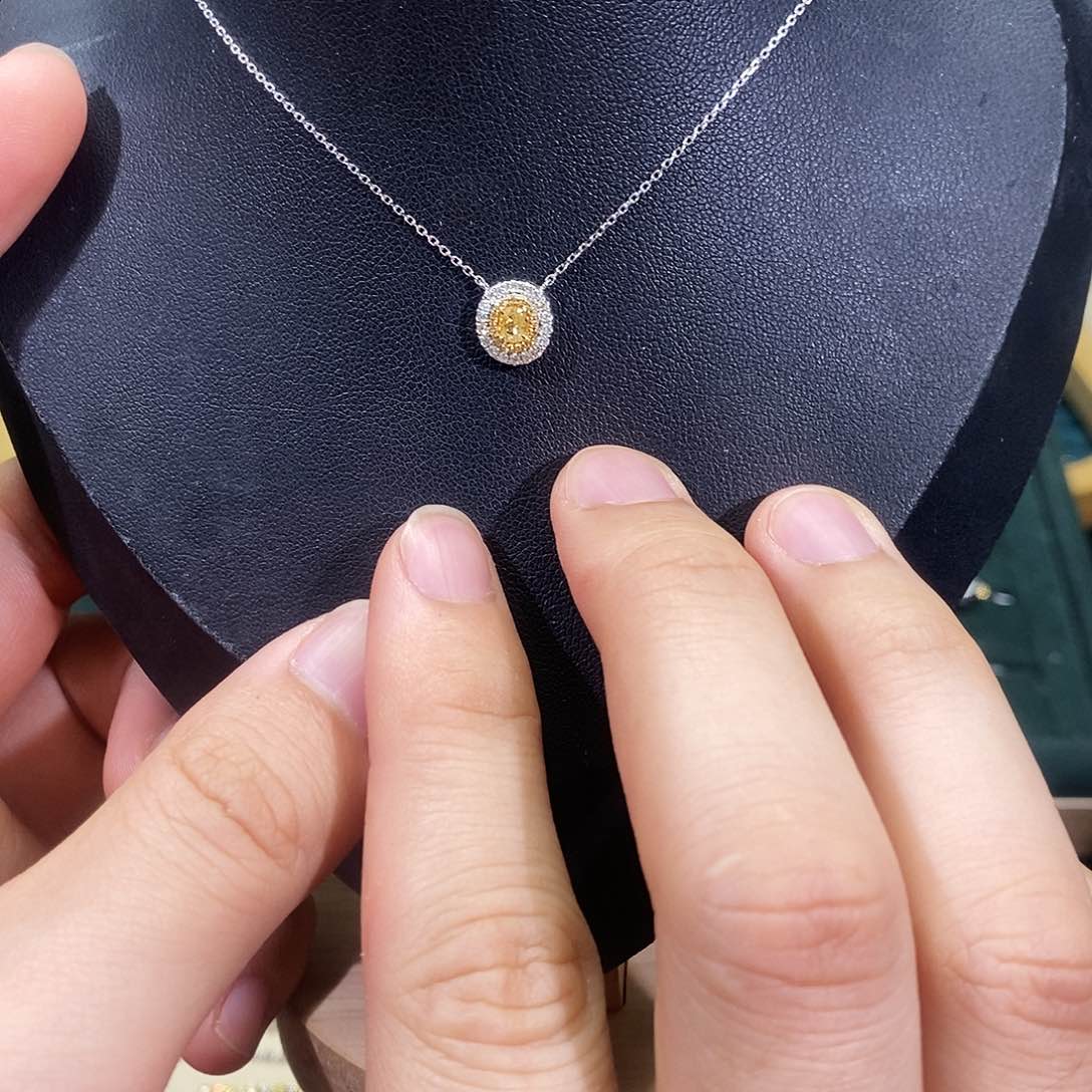 钻石颈饰18K金镶嵌项链