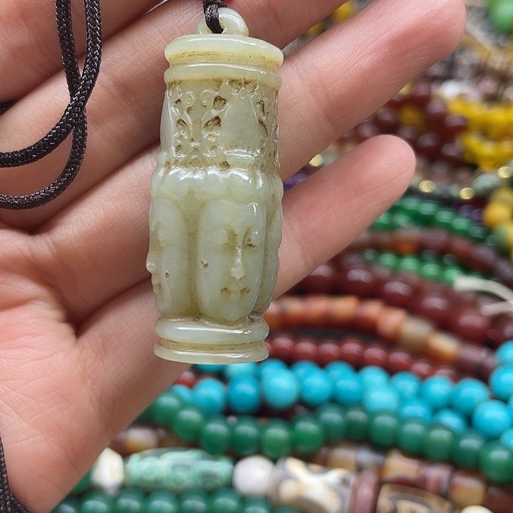 ****莲玛瑙/玉髓未镶嵌颈饰