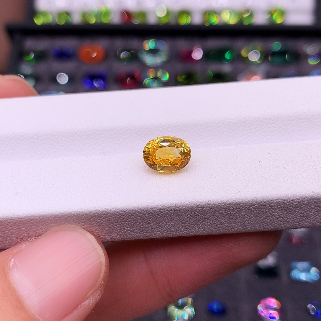 彩色蓝宝石裸石未镶嵌