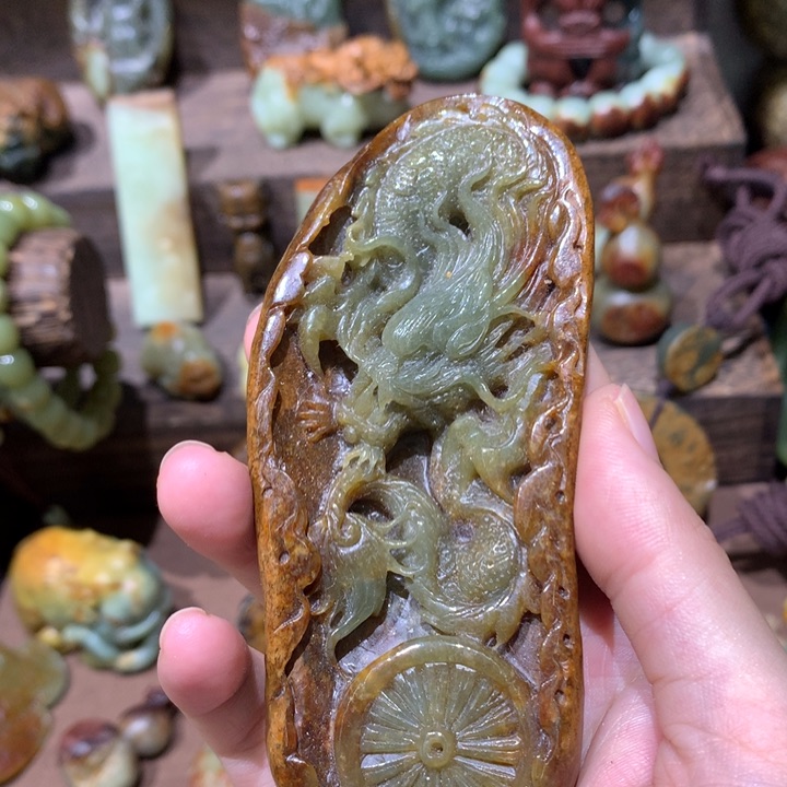 未镶嵌岫岩河磨玉（透闪石质玉）把件