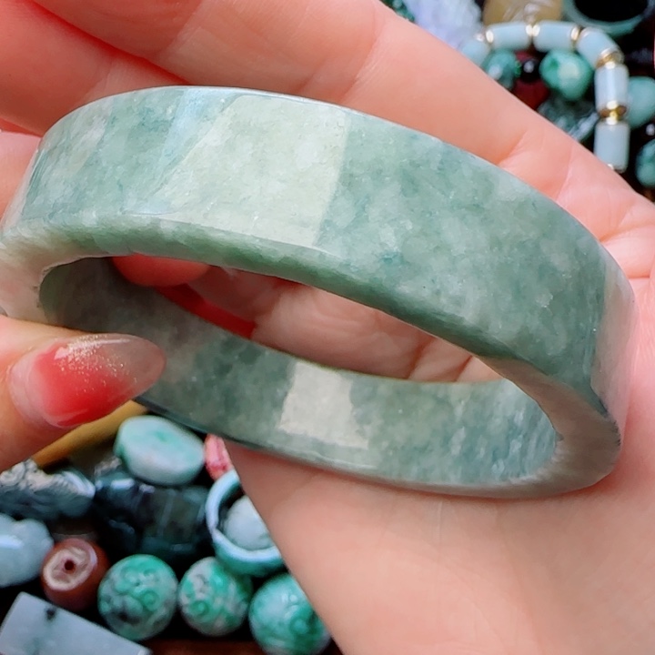 翡翠未镶嵌手镯天然A货85