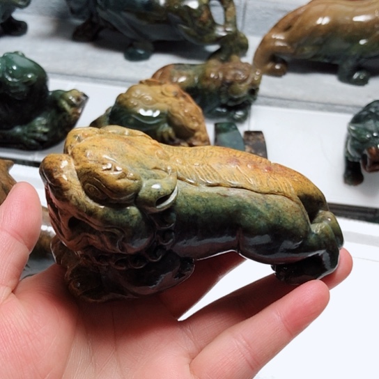 岫岩河磨玉（透闪石质玉）把件未镶嵌老*