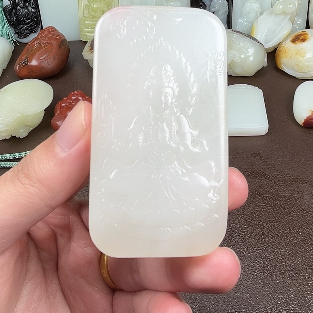 H***S只买单纯的吊坠，没带链子，属的性质。观音