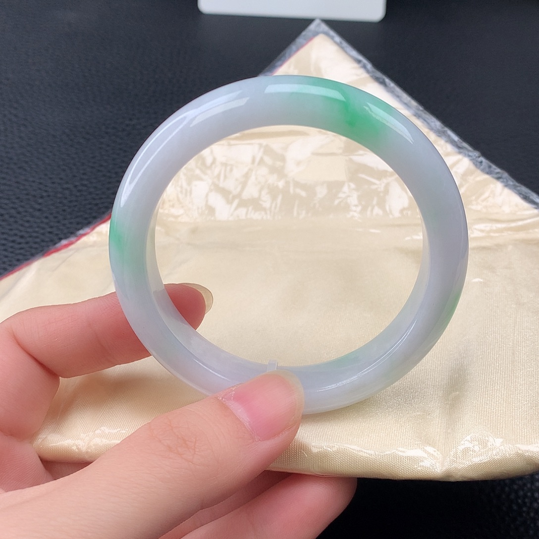 翡翠未镶嵌手镯翡翠