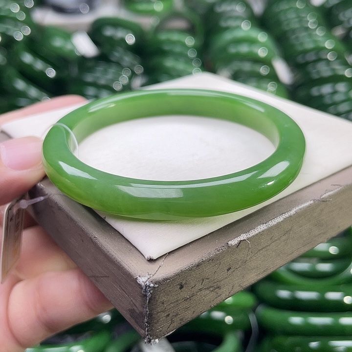 未镶嵌手镯和田玉（碧玉）