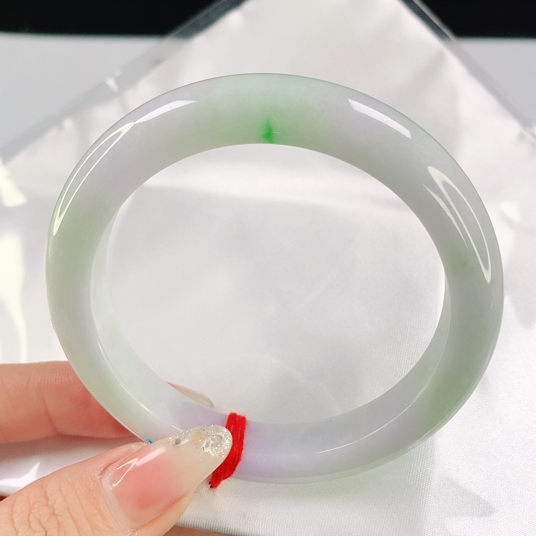 翡翠手镯未镶嵌56圈口