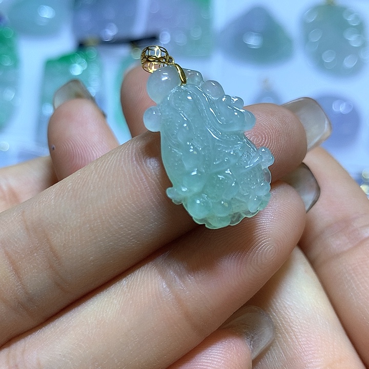 翡翠18K金镶嵌颈饰天然翡翠A货吊坠