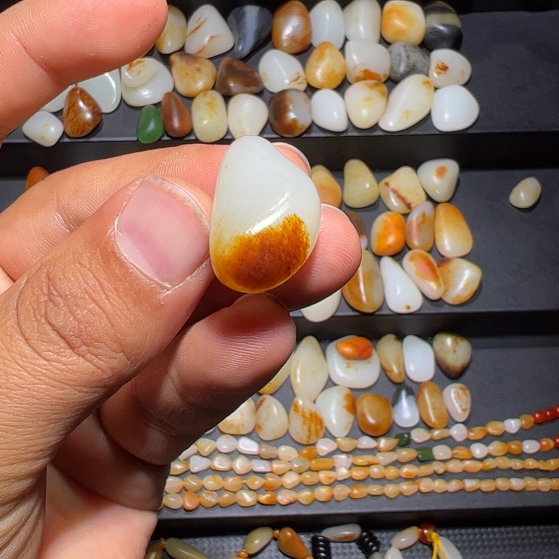 和田玉未镶嵌挂件8.8克无修