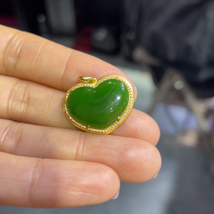 和田玉18K金镶嵌颈饰