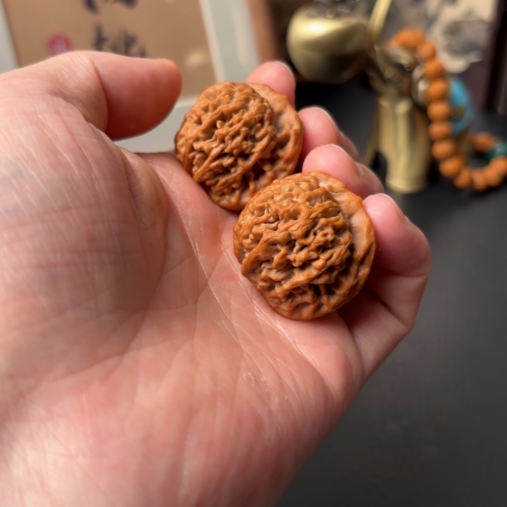 毕***r文玩核桃吊坠秦闷34秦岭闷尖狮子头