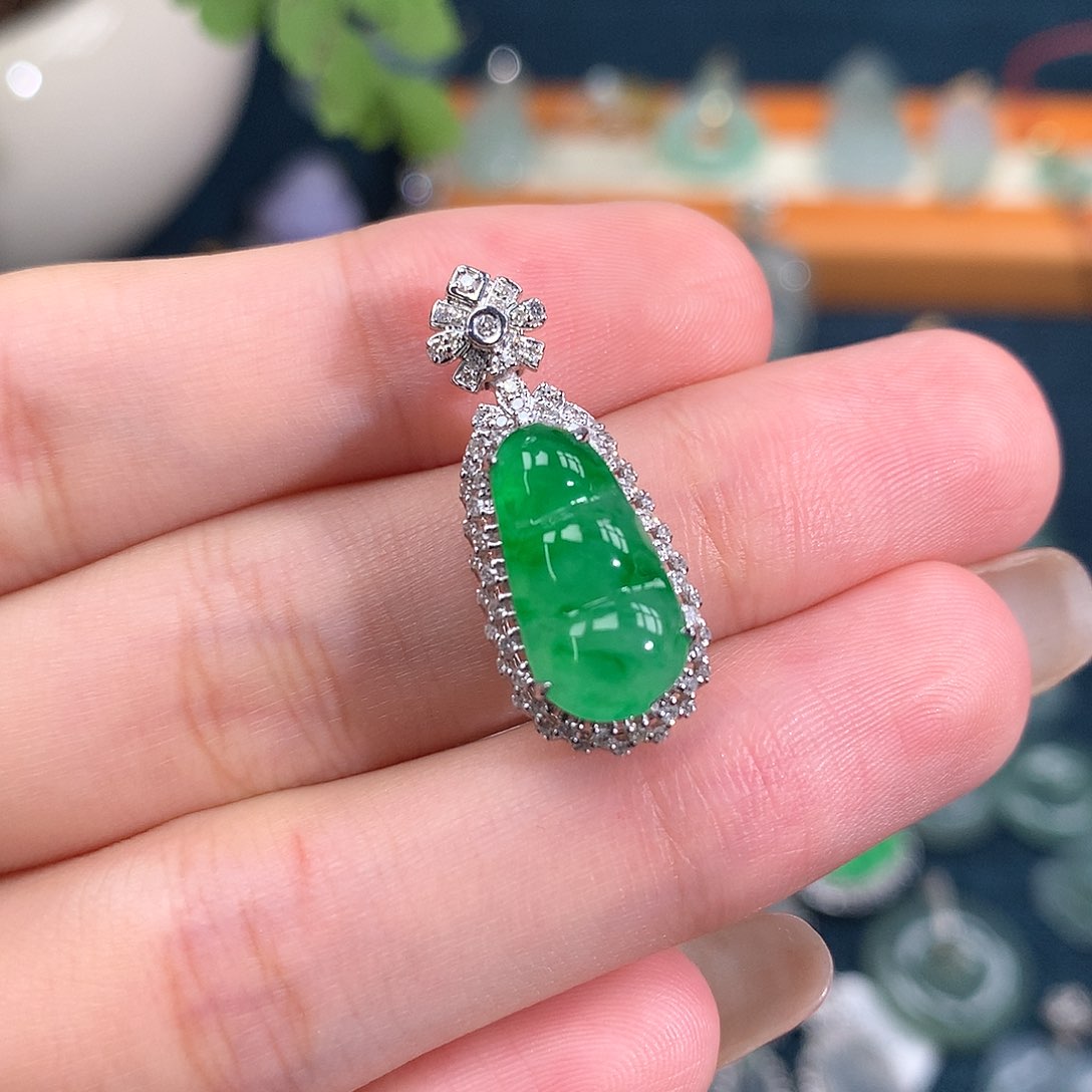 吊坠(不含链)18K金镶嵌翡翠