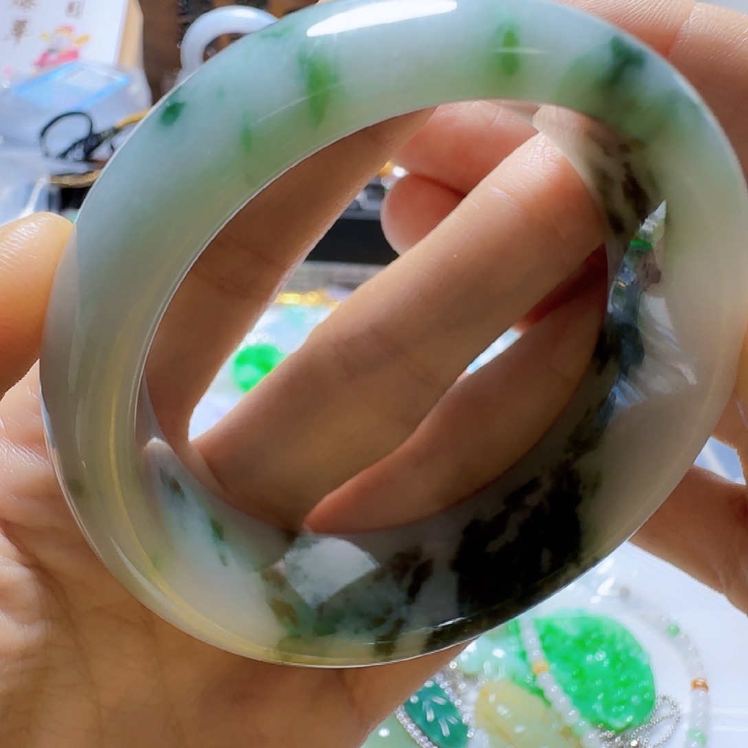 幸***儿翡翠未镶嵌手镯翡翠399