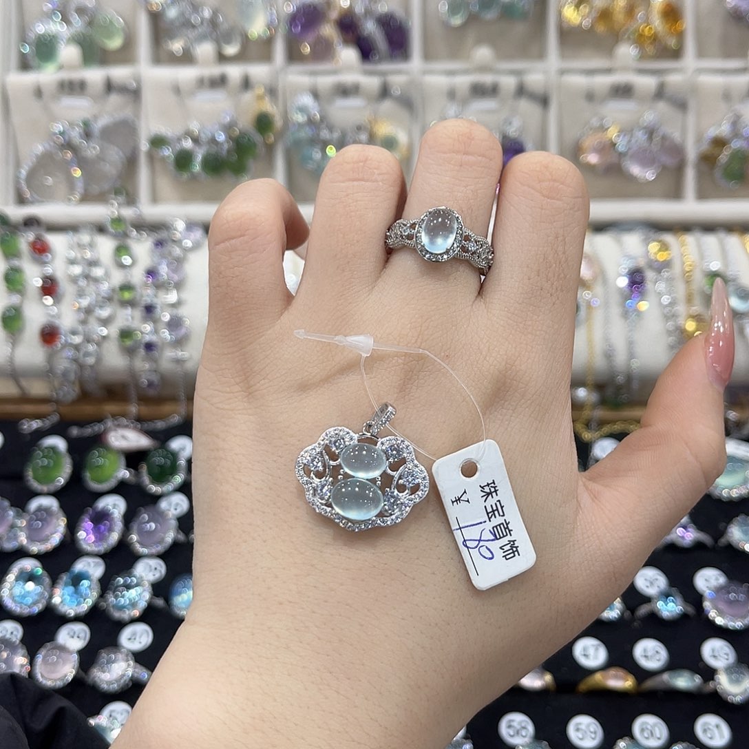 牛***勋蛇纹石玉银S925镶嵌颈饰