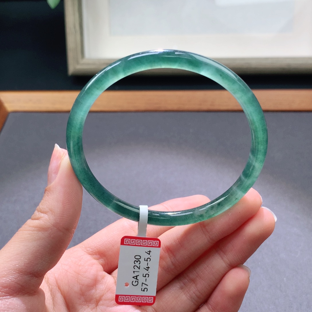 翡翠手镯未镶嵌天然翡翠手镯叮当镯