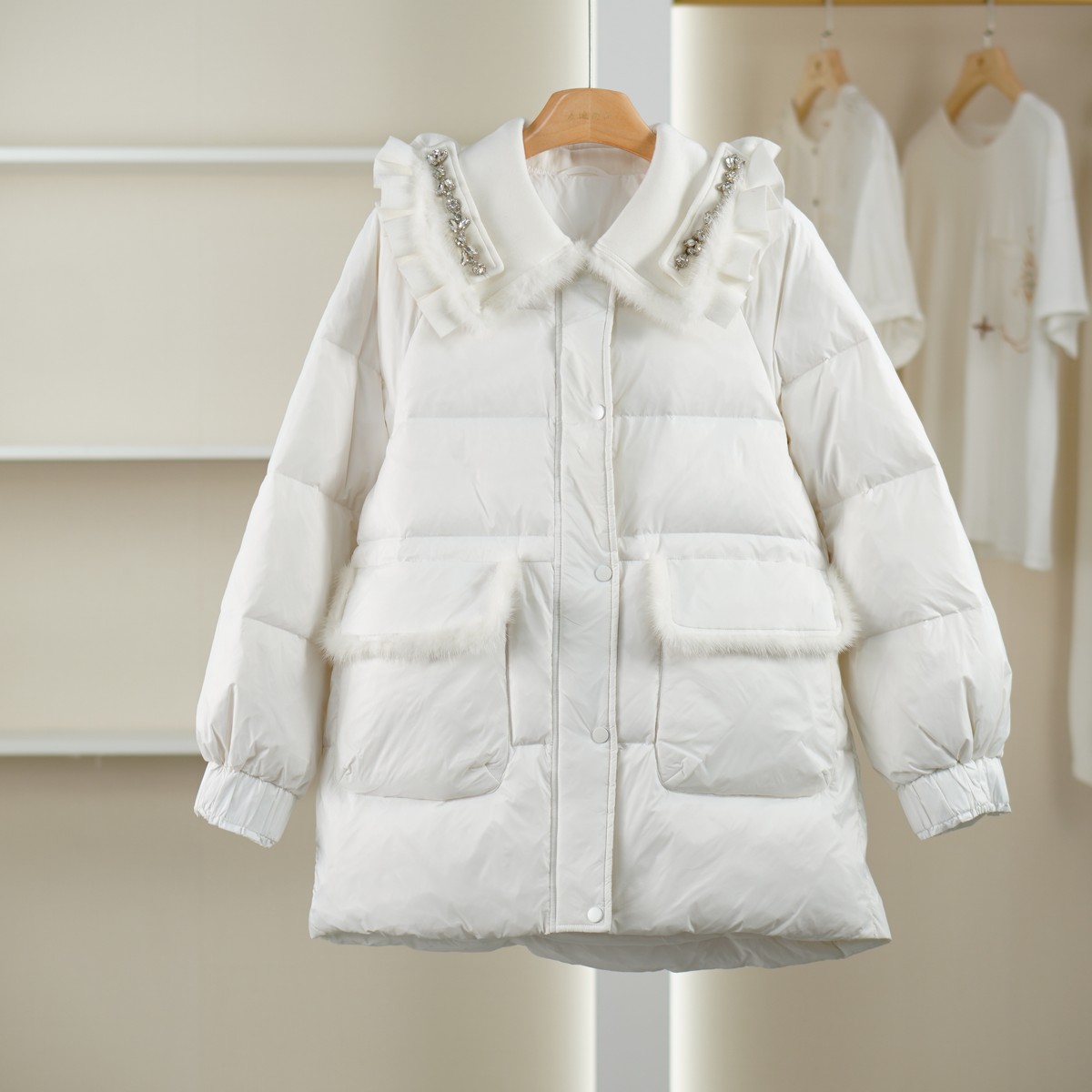 麦迪尚品【遥】51015301 拼接领中长款羽绒服冬季女装专柜正品