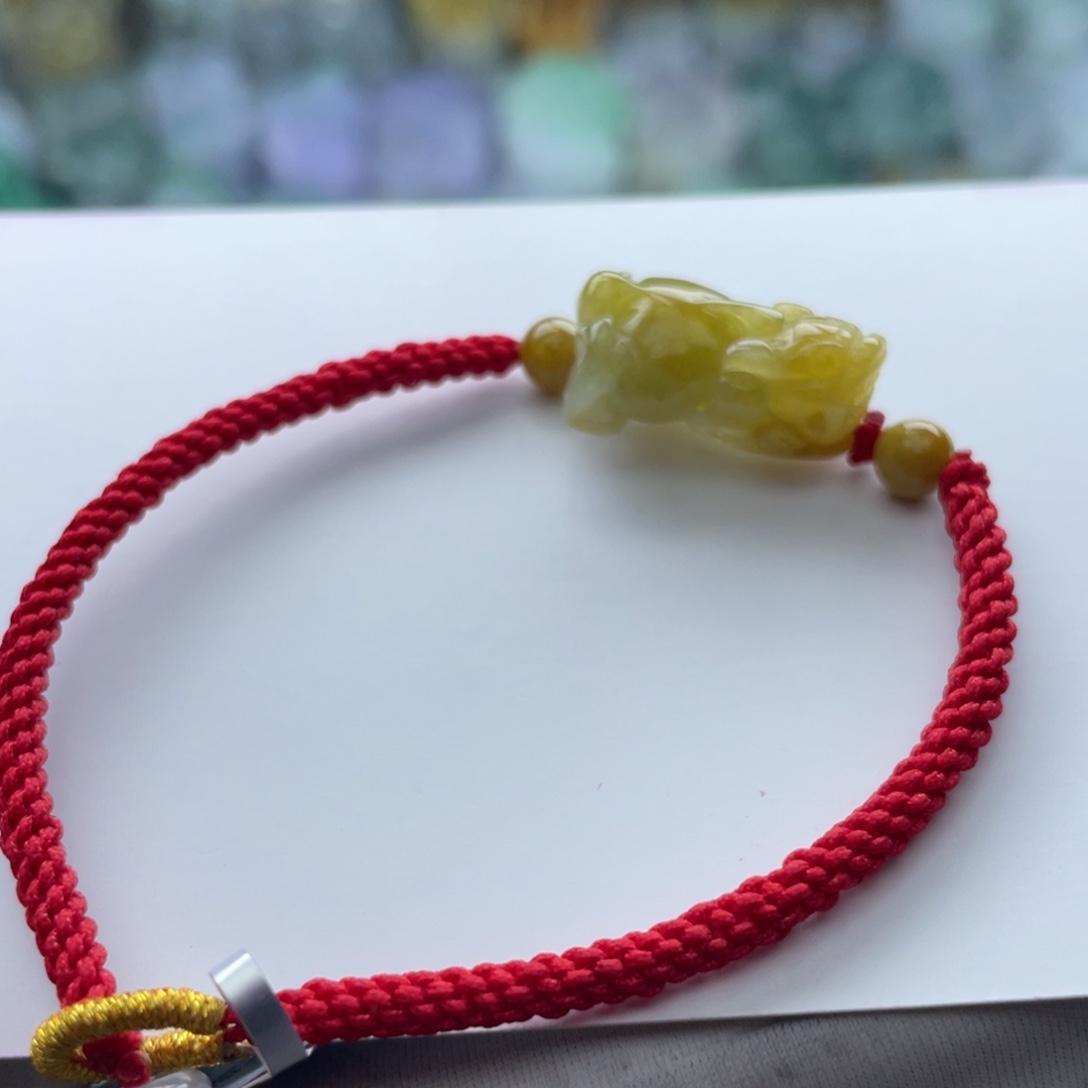 翡翠颈饰未镶嵌人**峰貔貅