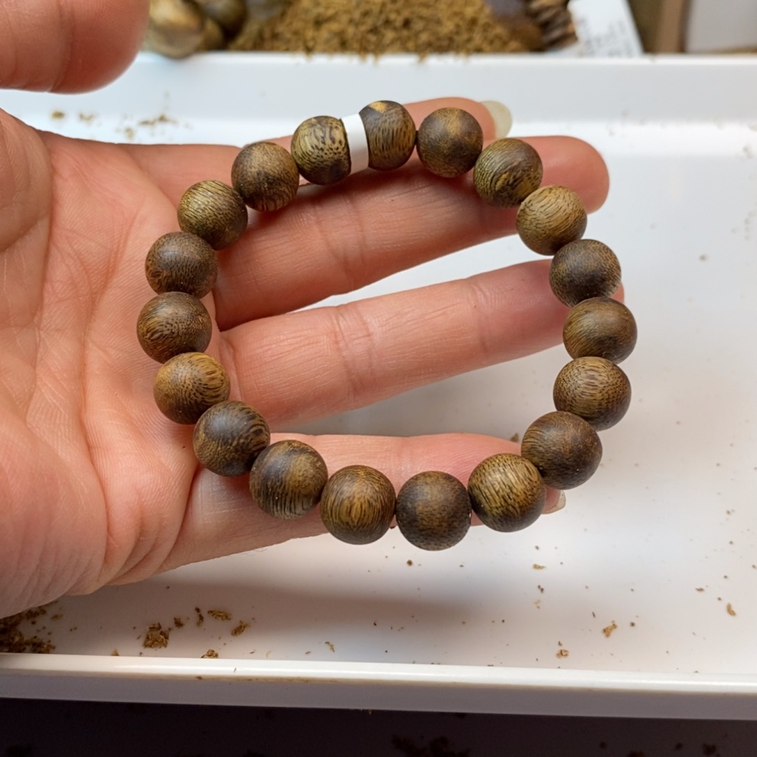 沉香手串绿棋楠规格1.1-9