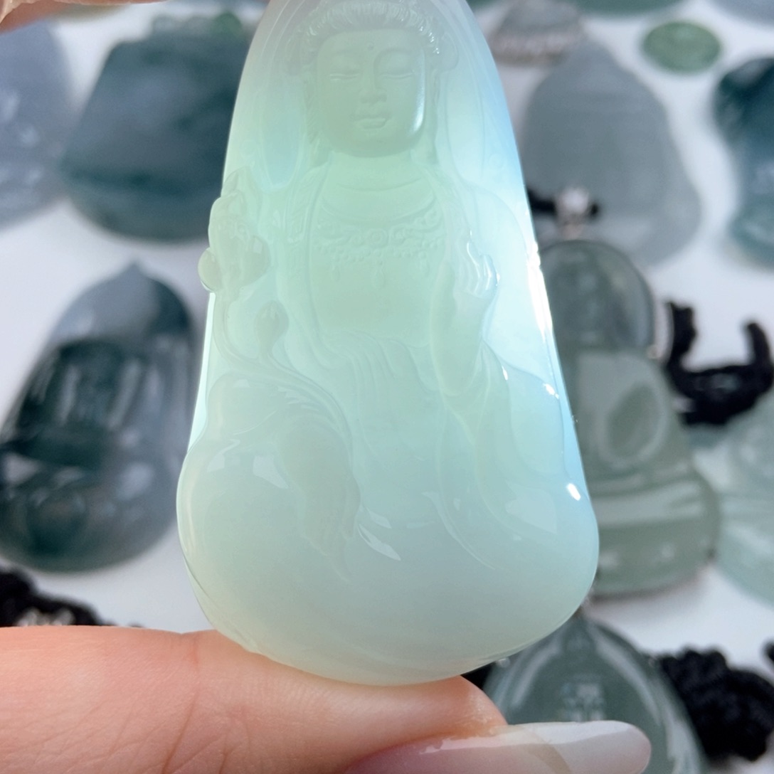 翡翠颈饰未镶嵌观音