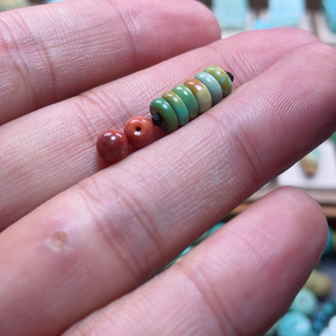 南红玛瑙配饰未镶嵌