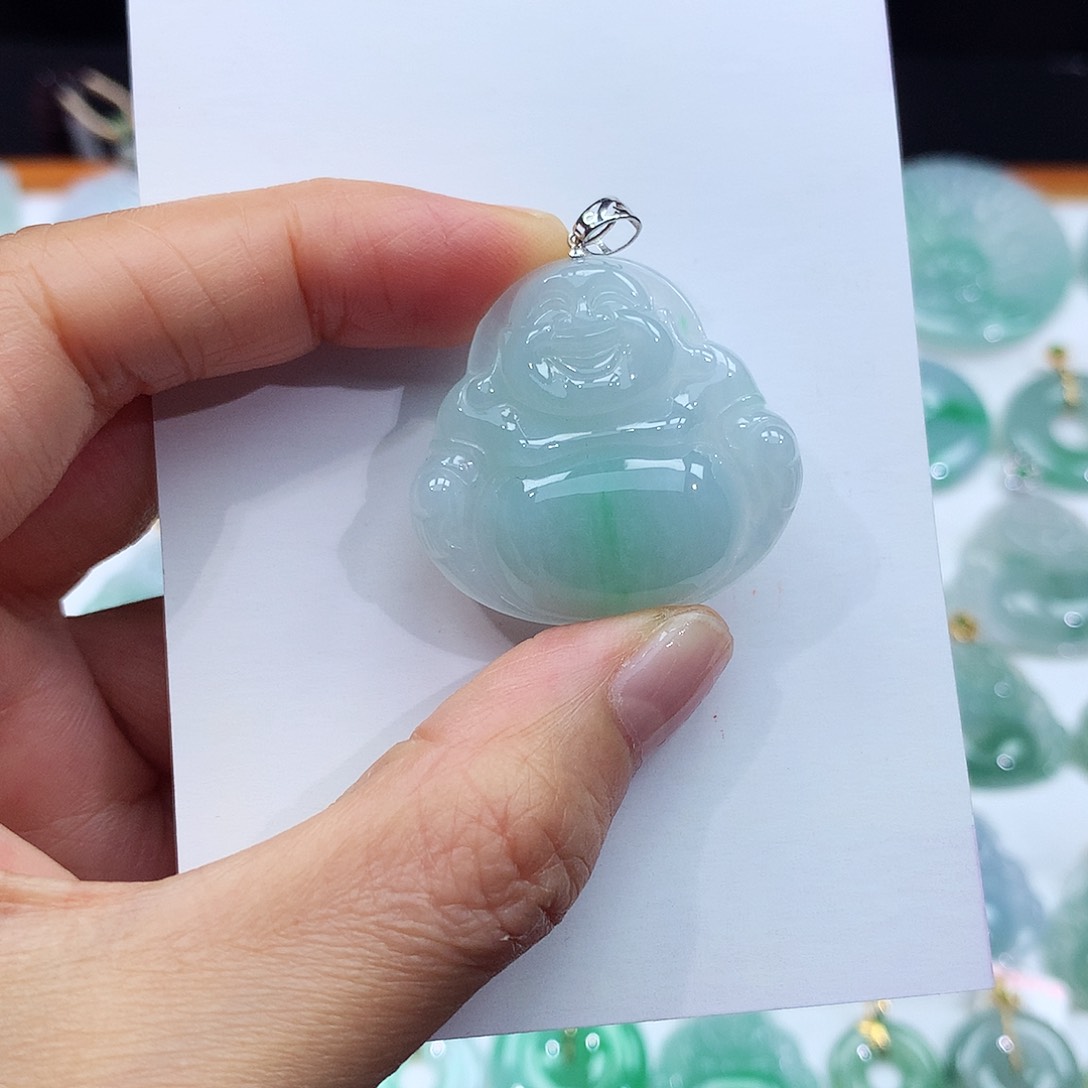 翡翠18K金镶嵌颈饰翡翠吊坠