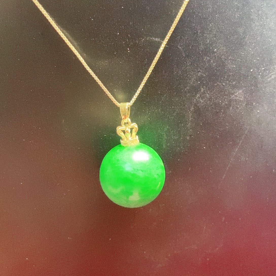 翡翠18K金镶嵌颈饰吊坠