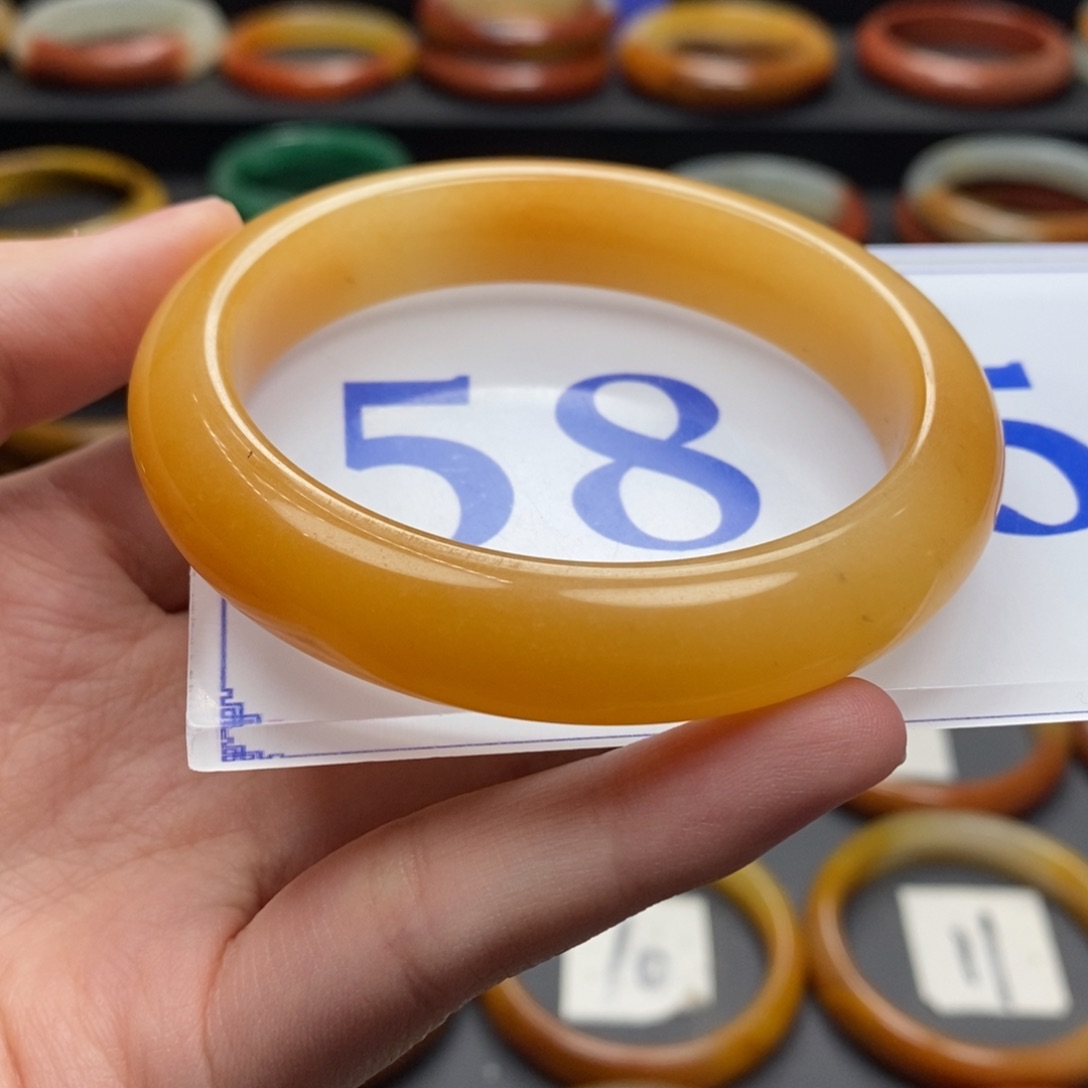 石英质玉（黄龙玉）手镯未镶嵌