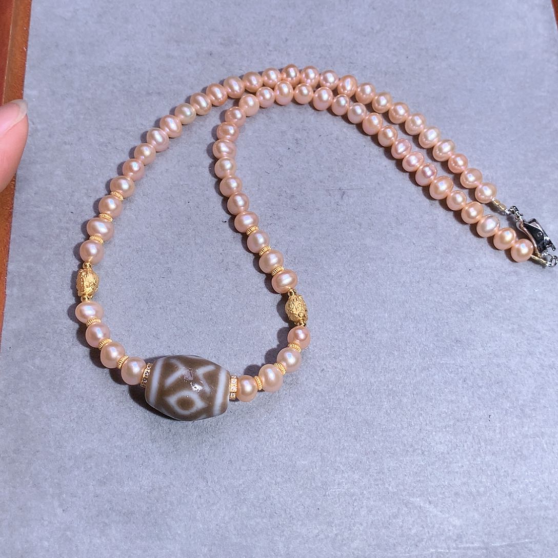 玛瑙/玉髓颈饰未镶嵌