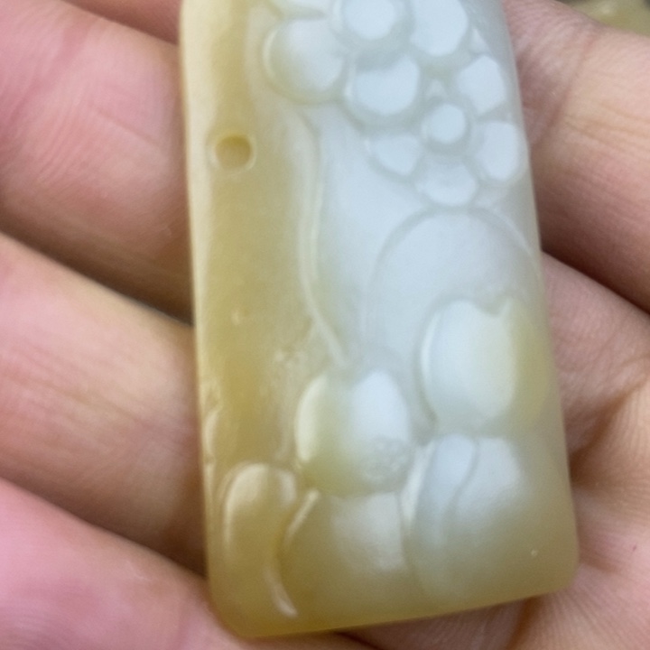 和田玉（糖玉）未镶嵌颈饰