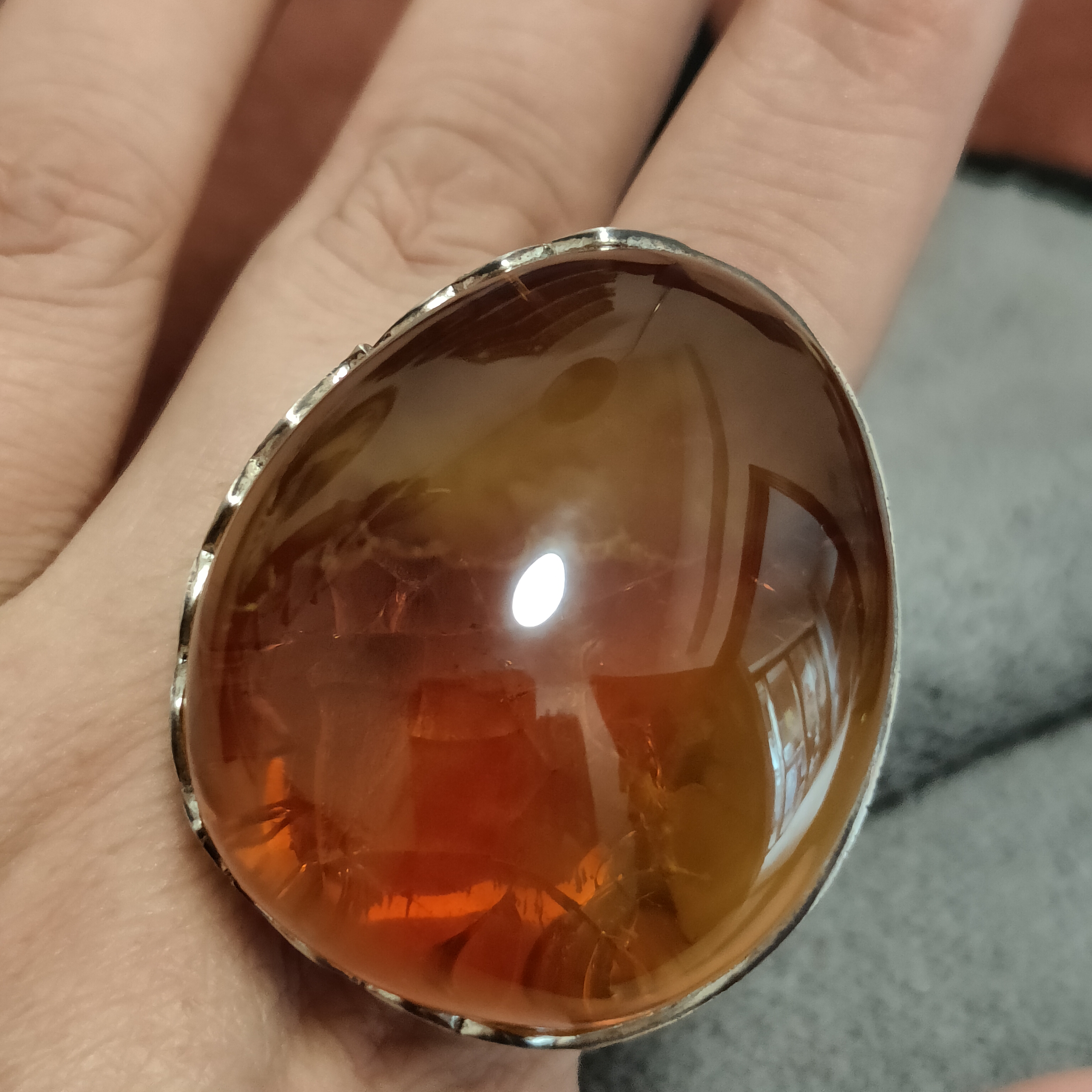 通体S925银镶嵌天然琥珀焦皮重工复古时尚大戒指