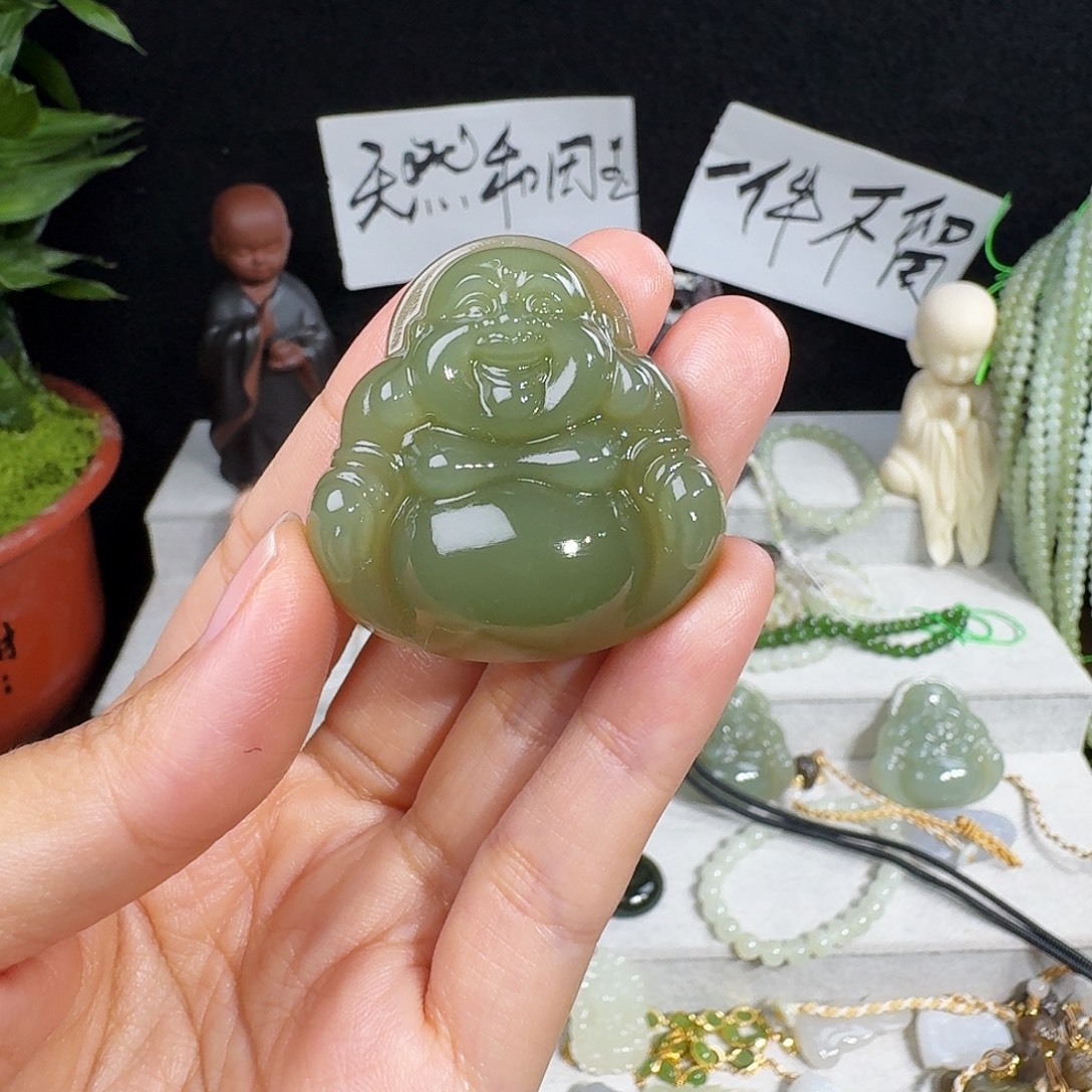 M***n和田玉未镶嵌颈饰