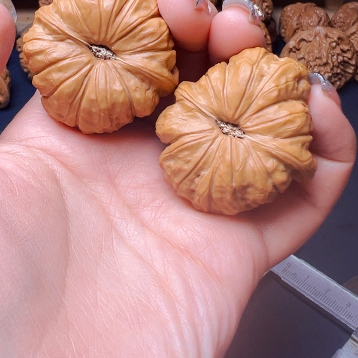 文玩核桃吊坠南瓜42.5