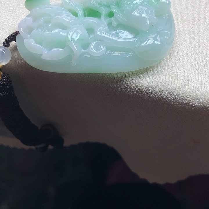 翡翠颈饰未镶嵌吊坠