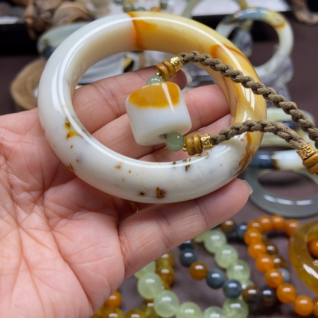 是***蛋蛇纹石玉未镶嵌手串