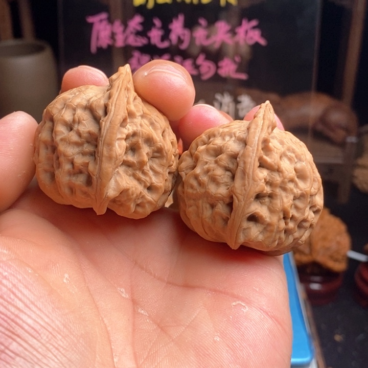 文玩核桃吊坠给***名42佛肚