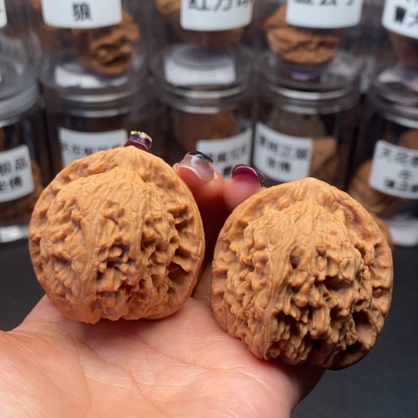 【闪购商品】吊坠文玩核桃红狮子42.5