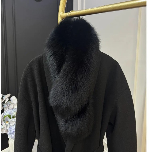 狐狸毛围脖75公分左右长款，双面毛，内里獭兔毛。