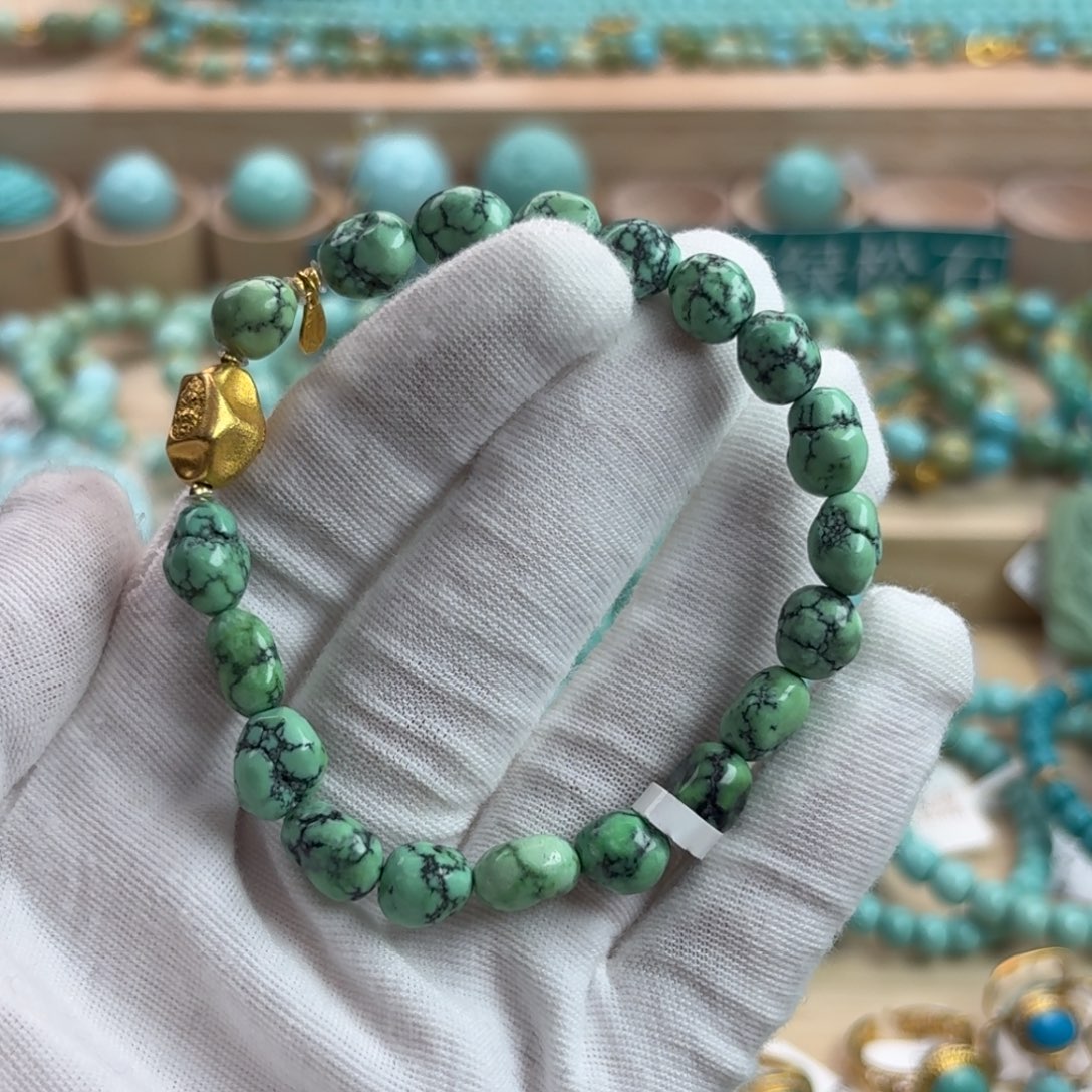 绿松石未镶嵌珠宝奇石