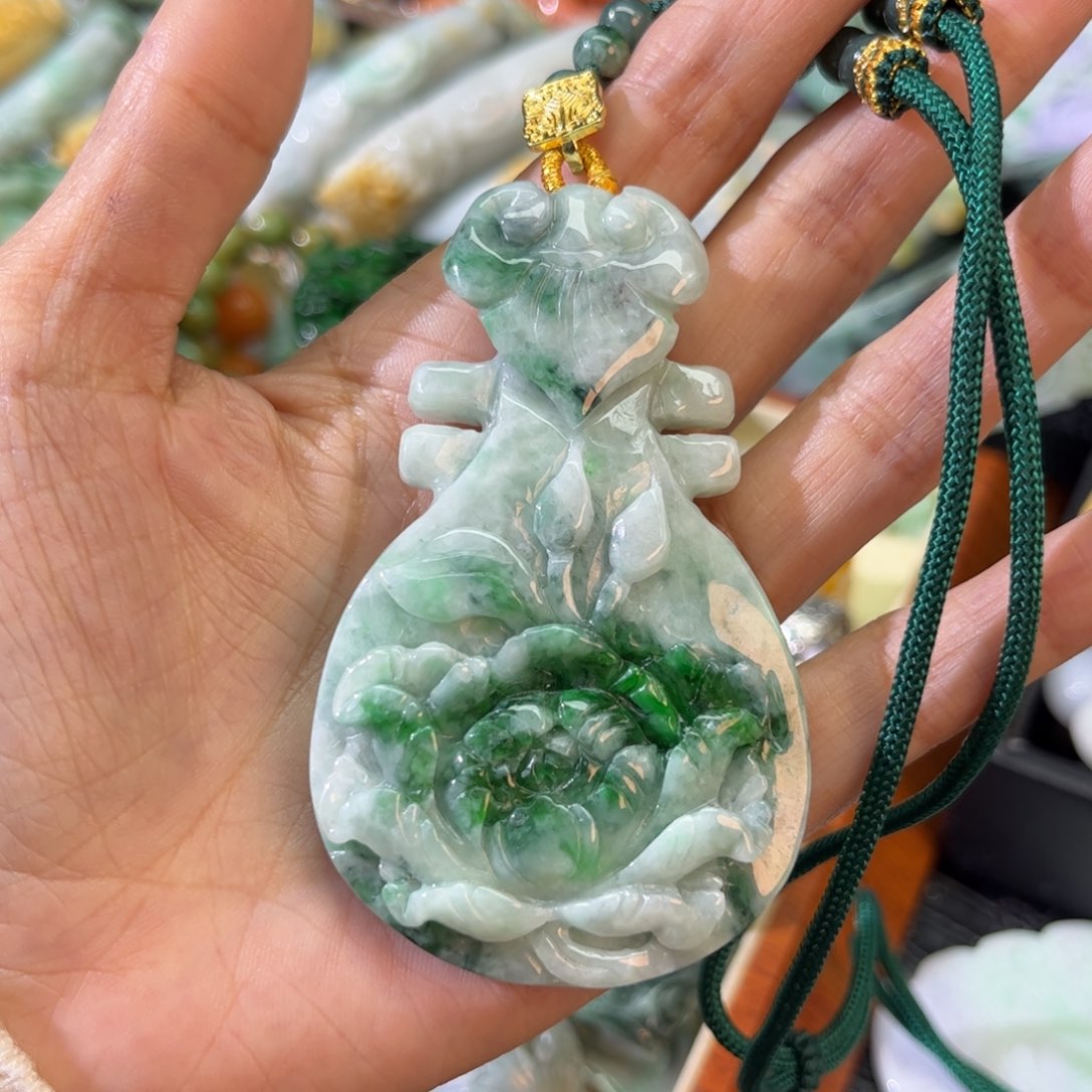 翡翠颈饰未镶嵌待编款