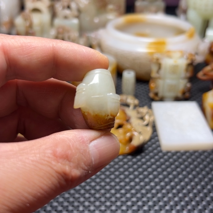 和田玉（糖玉）未镶嵌挂件