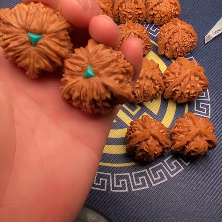 卡***带文玩核桃吊坠           