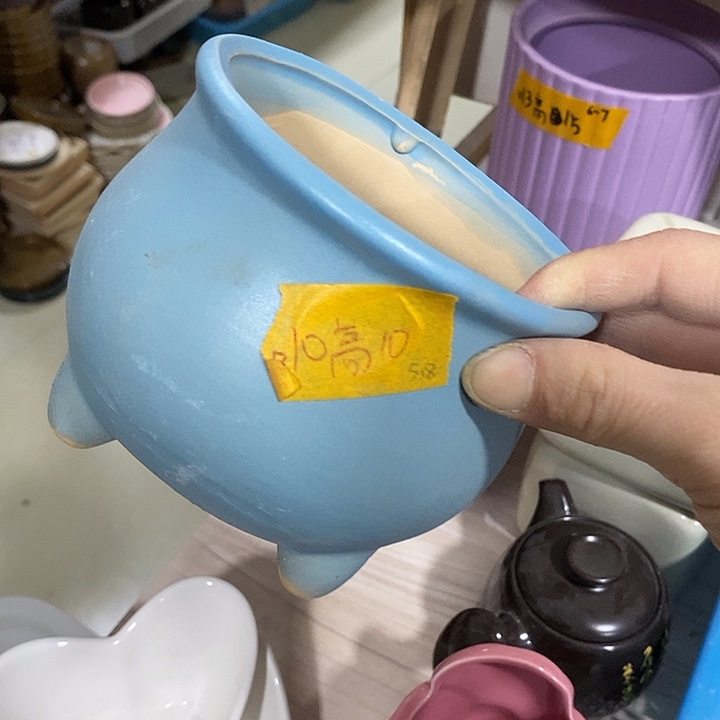 陶瓷花盆有孔 瑕疵介意勿拍 