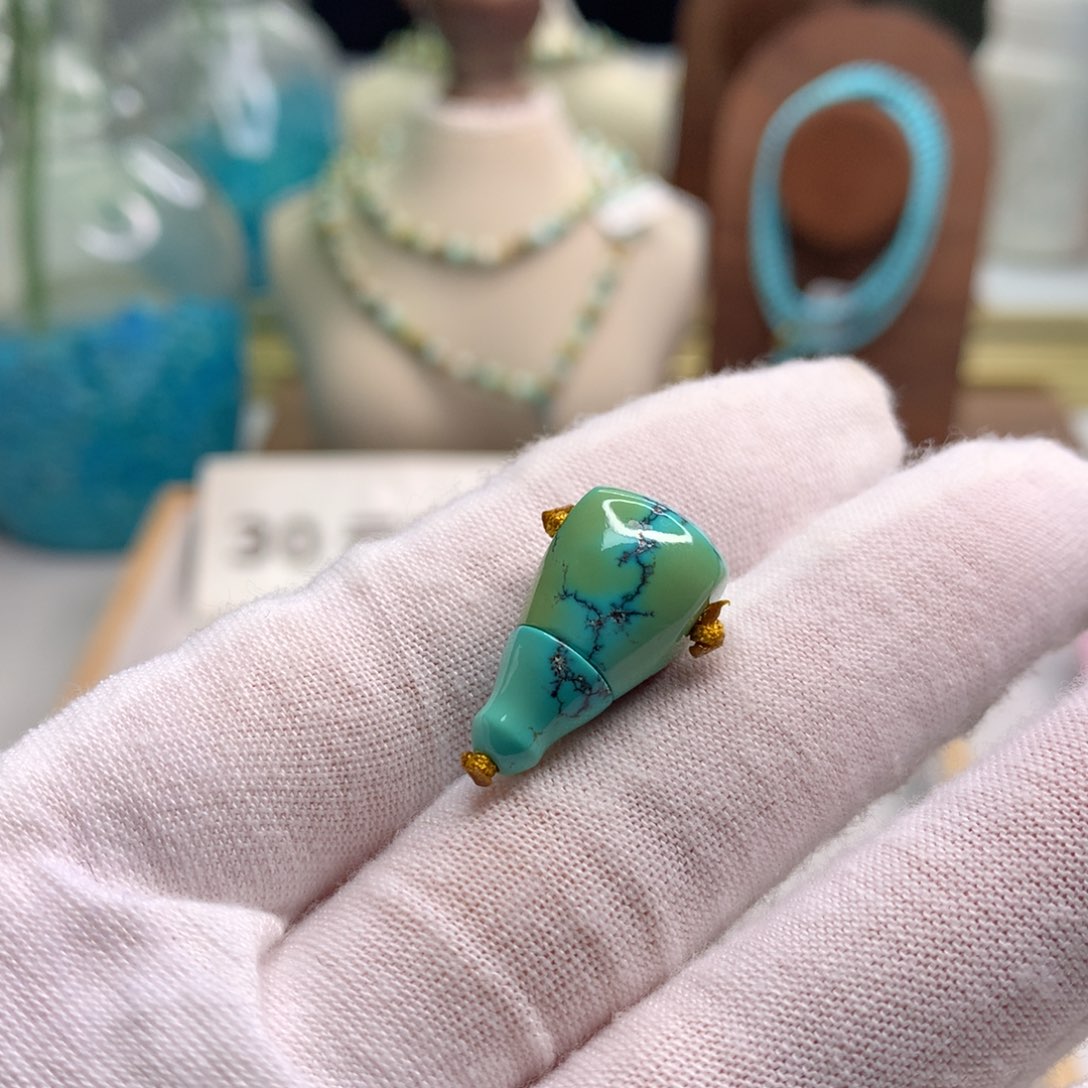 绿松石未镶嵌饰品