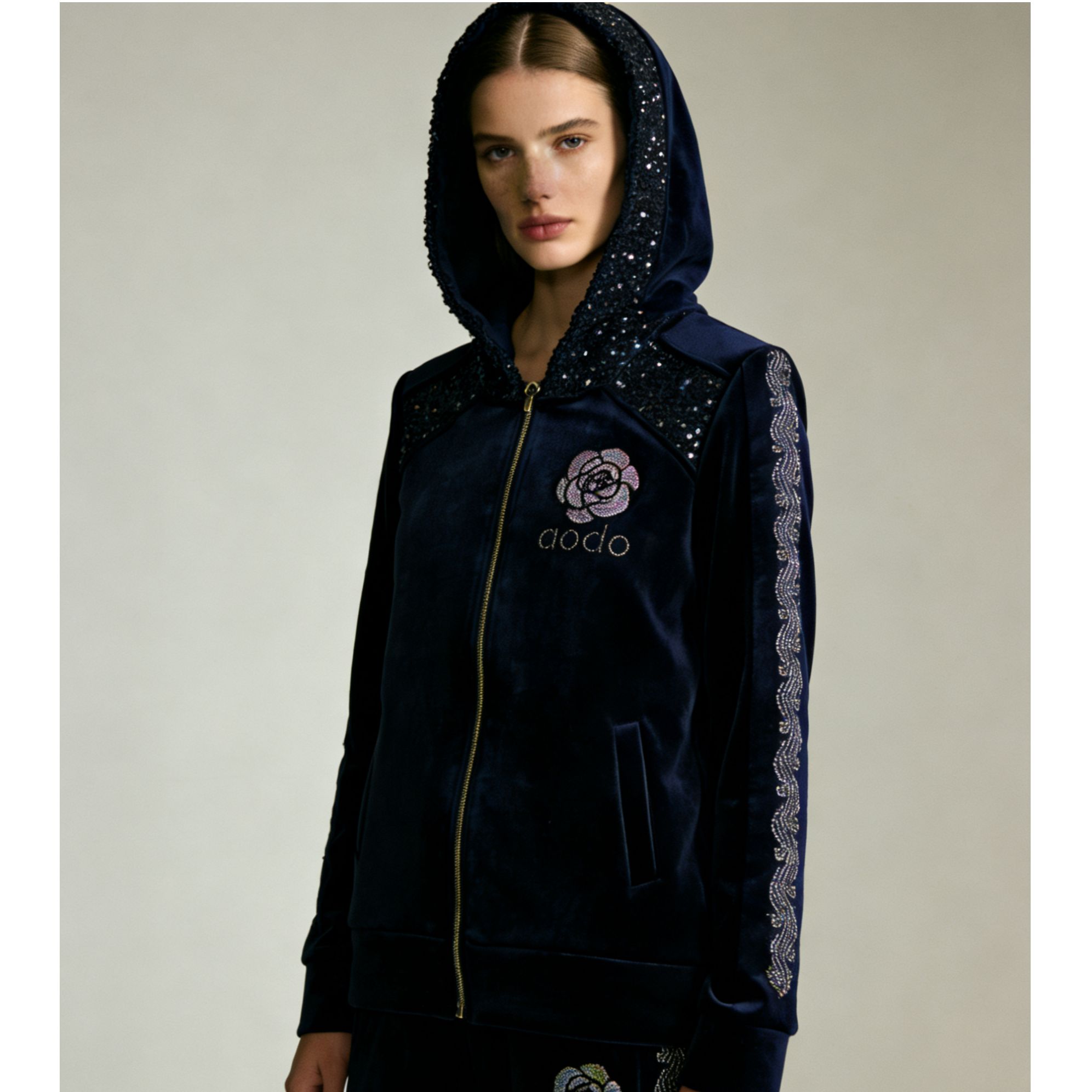 冬季加厚加绒金丝绒休闲洋气大码运动显瘦女士套装减龄宽松气质