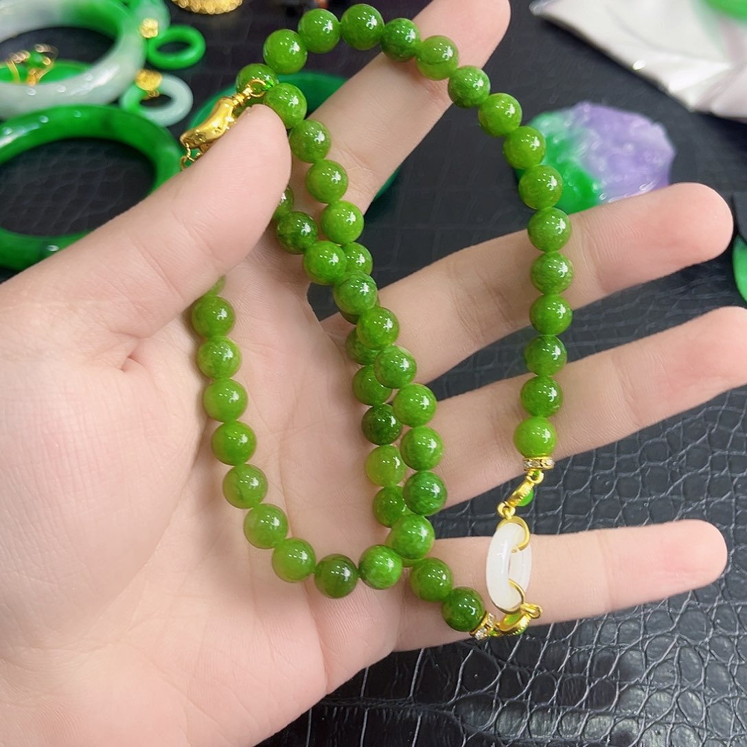 翡翠手镯未镶嵌多样性