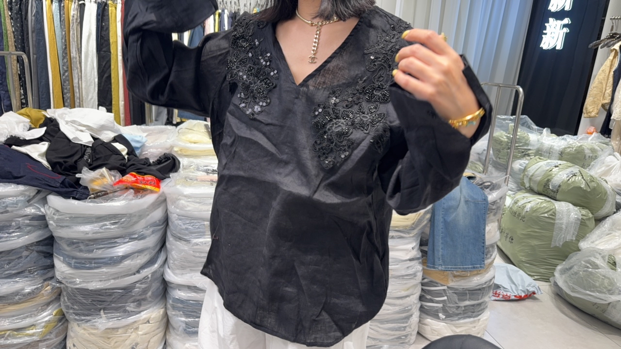 宽松刺绣钉珠亚麻V领长袖衬衫轻奢气质上衣女