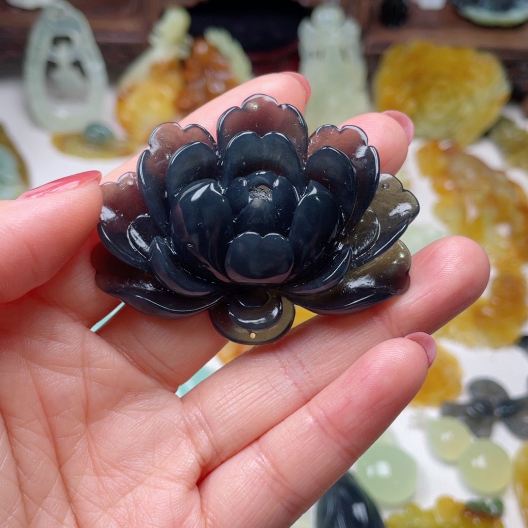 蛇纹石玉颈饰未镶嵌阅*