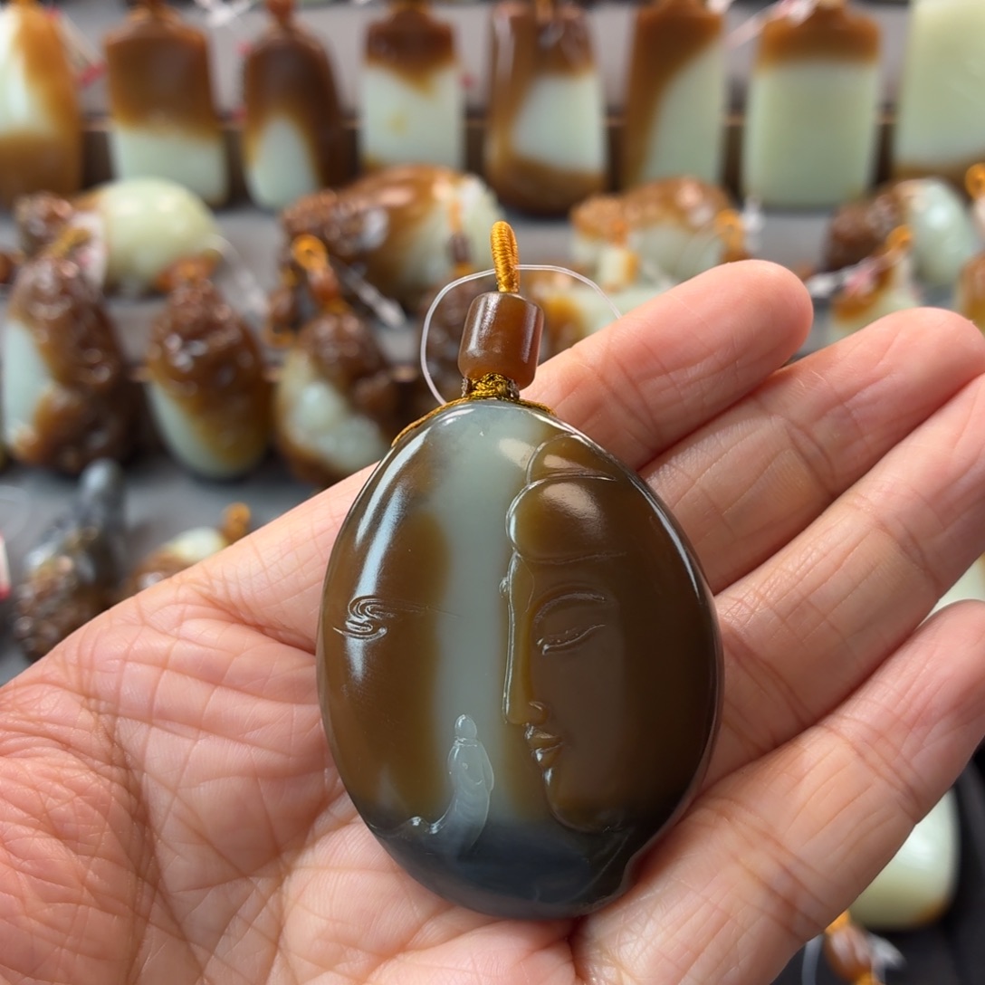 和田玉（糖玉）未镶嵌颈饰